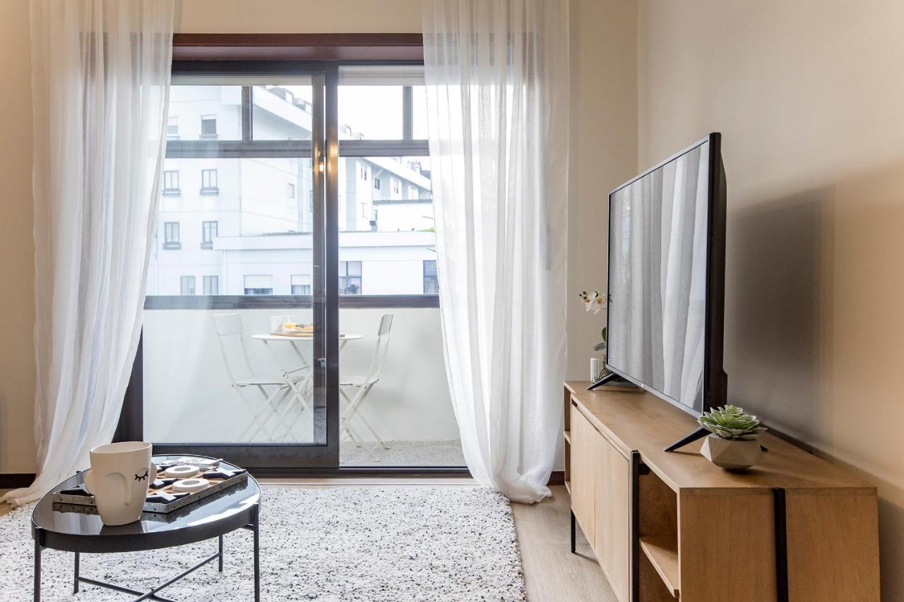 2Br Flat In Bonfim W/ Ac & Balcony By Lovelystay OOporto Extérieur photo